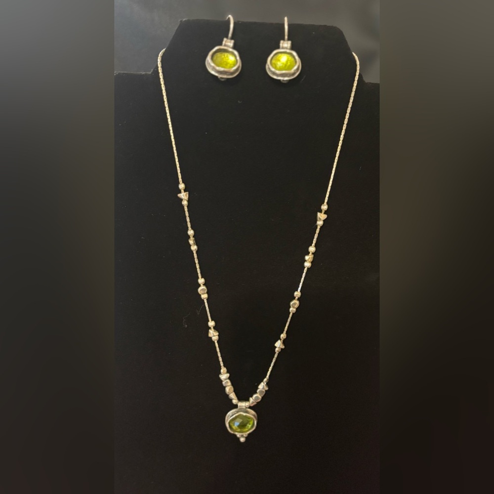 Retired Silpada Daintree Silver and Green Necklace Set